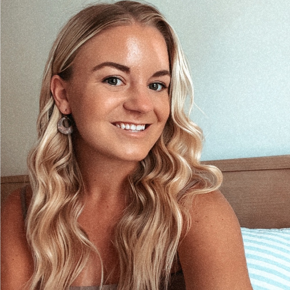 Meet your Posher, Olivia